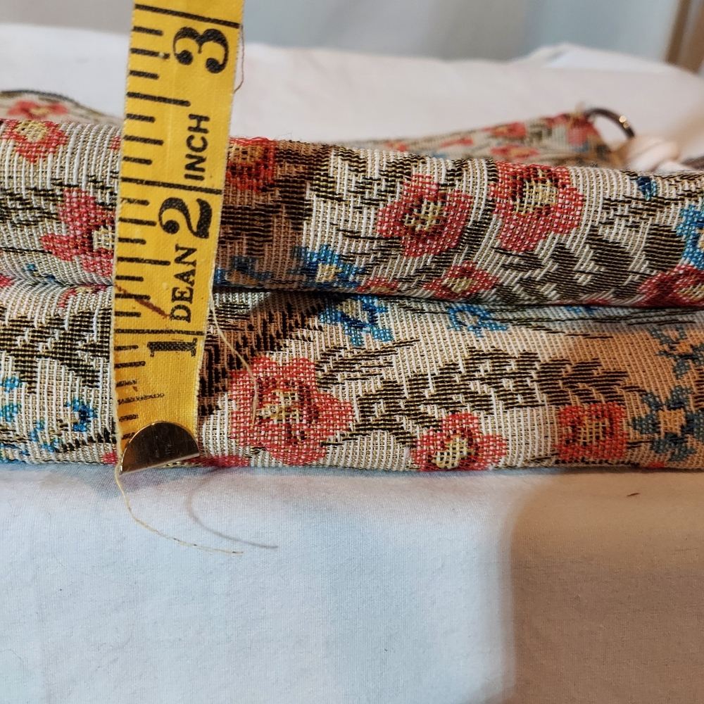 Floral Tapestry Bag With White Shoulder Strap - Picture 8 of 9